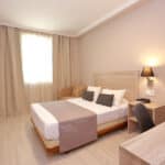 Cama individual habitación hotel villa de Verín Ourense Galicia